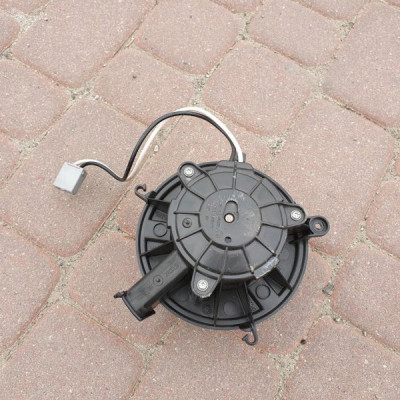 Dmuchawa wentylator Opel Astra J IV U7253002