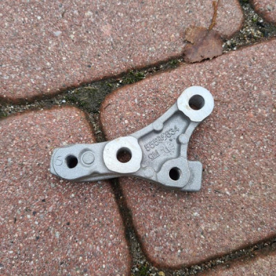 Łapa wspornik 2.0D 170KM Opel Insignia B 55595634