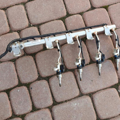 Wtrysk wtryskiwacz 1.6T Opel Zafira C 55505532