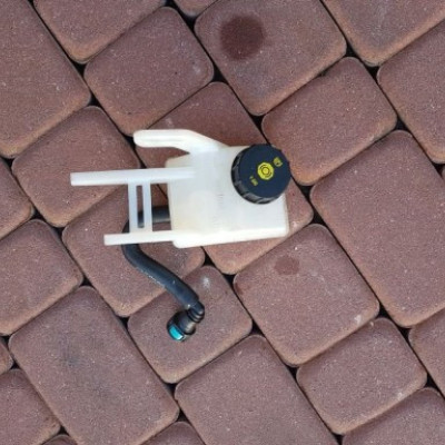 Zbiorniczek płynu NOWY Opel Zafira C 13308775