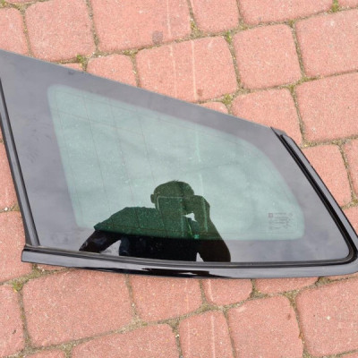 Szyba tył tylna kombi ciemna Opel Insignia B 2018r