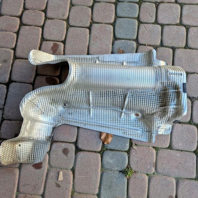 Obudowa osłona zbiornika Opel Insignia B 84182146