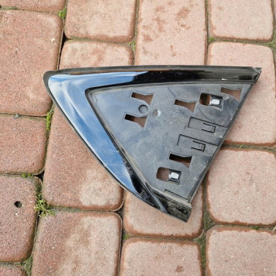 Trujkąt błotnika prawy Opel Insignia B 39219082