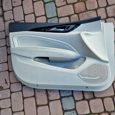 Boczek drzwi przednich krem EUROPA Opel Insignia B