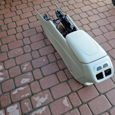 Tunel europa grzane ładowarka Opel Insignia B