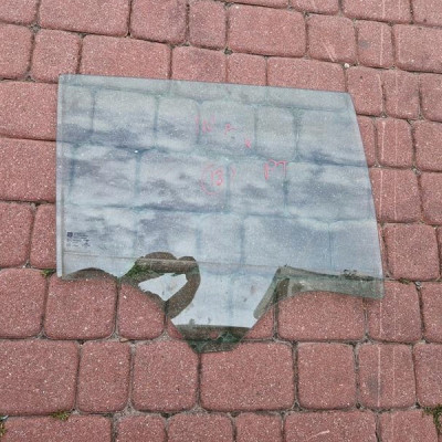 Szyba tył tylna kombi jasna Opel Insignia B 2018r