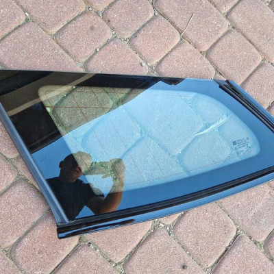 Szyba tył tylna kombi ciemna Opel Insignia B 2018r