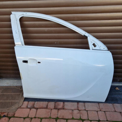 Drzwi przód przednie Opel Insignia Z40r