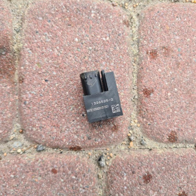 Czujnik uderzenia Renault Captur II 2 1326525-2