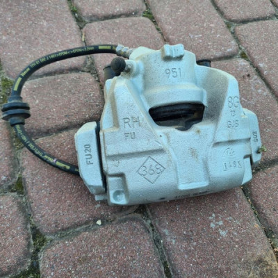 Zacisk przód przedni prawy Renault Captur II 2