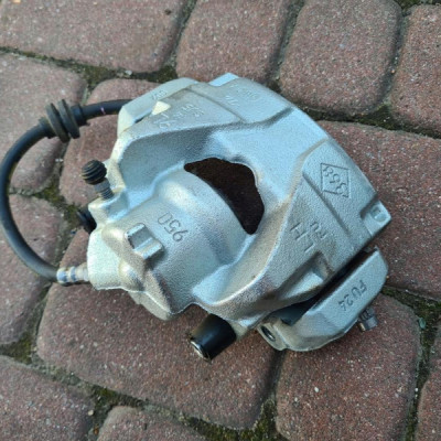 Zacisk przód przedni lewy Renault Captur II 2