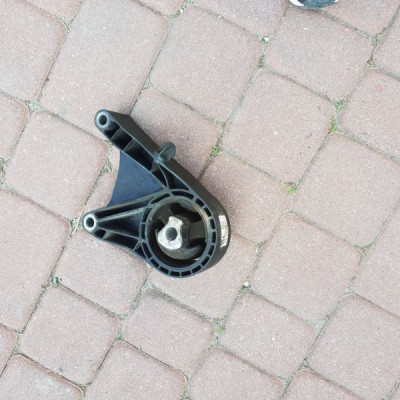 Łapa poduszka silnika Opel Insignia 13227767