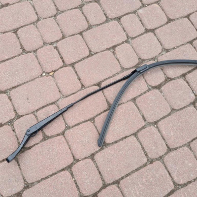 Ramię wycieraczki lewe Opel Astra K V 13418990