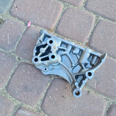 Łapa silnika 1.5d Renault Captur II 112318425R