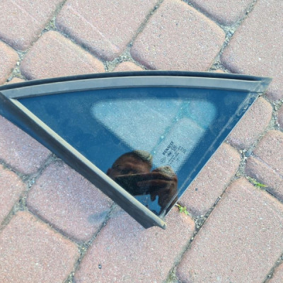 Szyba tył tylna 2019r karoseri Renault Captur II 2