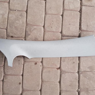 Obudowa słupka przód prawa Opel Zafira C 13289745