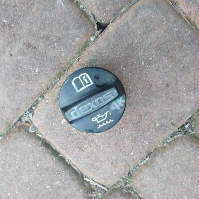 Korek wlewu oleju zakrętka 1.6D Opel Astra K V