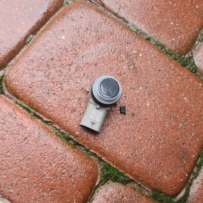 Czujnik PDC skrajny Opel Astra K V 39014224