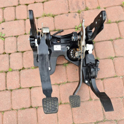 Pedały manual Europa Opel Zafira C 39032865