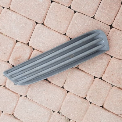 Kratka zderzaka przód Opel Insignia 13238328