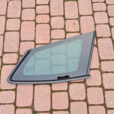 Szyba tył tylna kombi ciemna Opel Insignia B 2018r