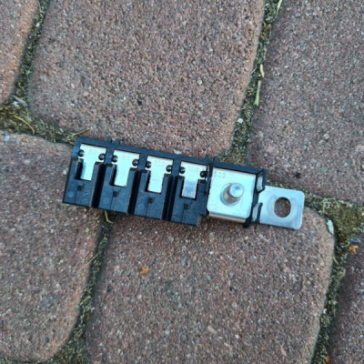 Bezpiecznik listwa Opel Insignia B 33309952 500A