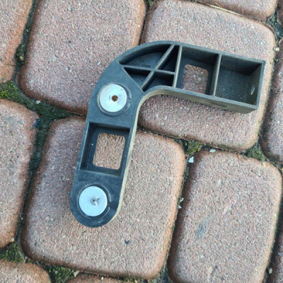 Ślizg zderzaka lewy tył Opel Insignia 13238833