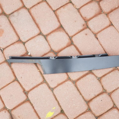 Obudowa słupka drzwi Opel Astra J IV 4 13309636