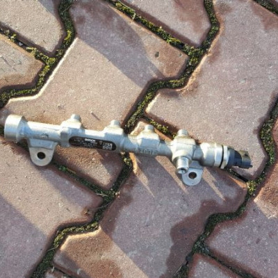 Listwa wtryskowa Opel Insignia Astra J 0445214221