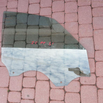 Szyba przód przednia boczna Opel Zafira C 2015r