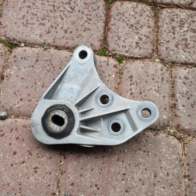 Łapa skrzyni silnika Opel Insignia B 23407636