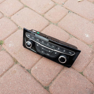Panel nawiewu klimatyzacji Opel Astra K V 39042442