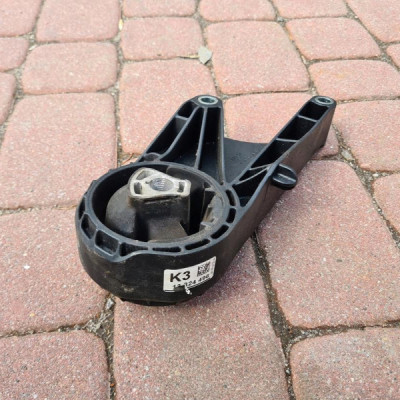 Łapa wspornik 1.3CDTI Opel Astra J IV 13324496