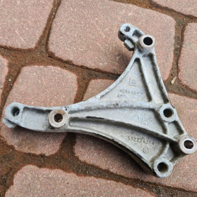 Łapa wspornik 1.3CDTI Opel Astra J IV 55568857