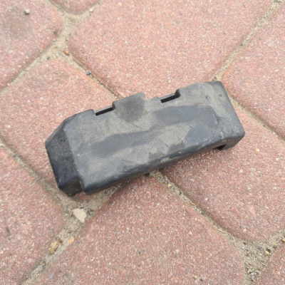 Obudowa bezpieczników Opel Astra J IV 13302322