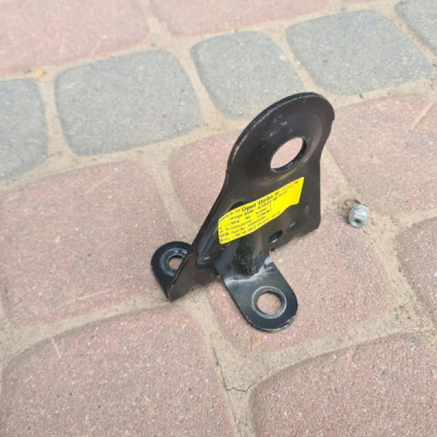 Mocowanie kanapy tył HB Opel Astra J IV 13344433