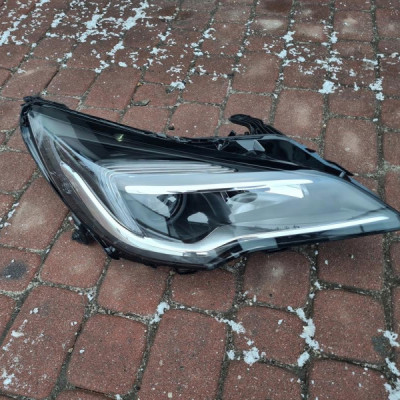Lampa przód przednia prawa NOWA Opela Astra K V 1