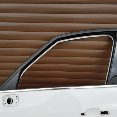 Uszczelka chrom zgarniacz drzwi Opel Zafira C