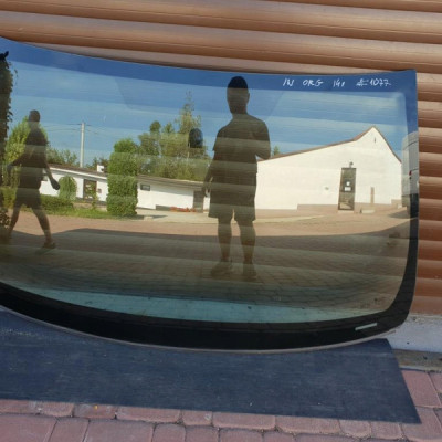 Szyba przód przednia zwykla 2014r Opel Insignia