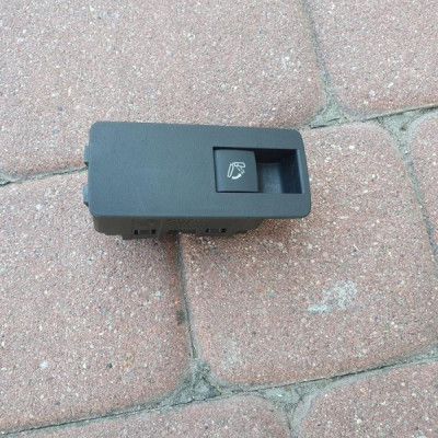 Przełącznik otwierania kanapy Opel Astra K V 13333631