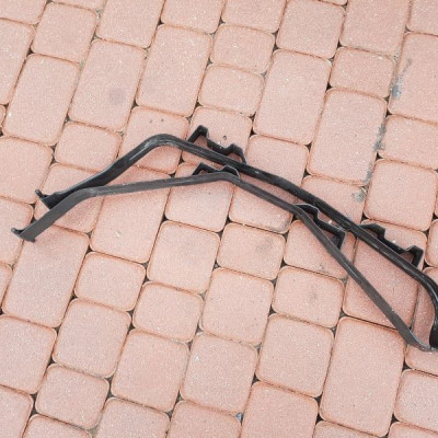 Mocowania uszy zbiornika paliwa Opel Insignia