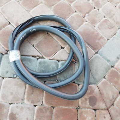 Uszczelka drzwi Opel Insignia Sedan LEWY TYŁ