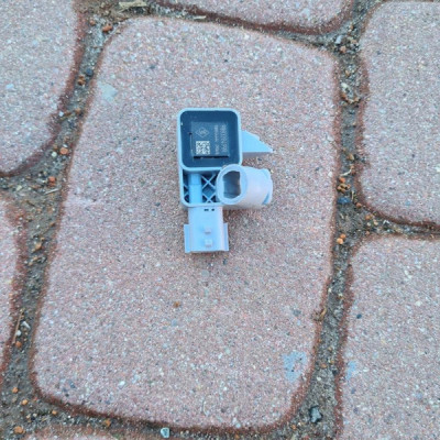 Czujnik uderzeniowy Renault Clio IV 4 988326121R