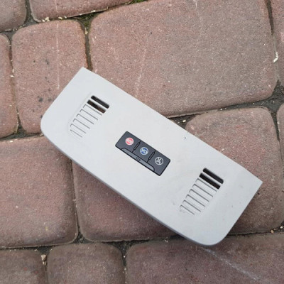 Lampka przycsik ON-STAR Opel Insignia 13496811