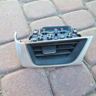 Kratka nawiewu Renault Captur II 2 687615368R