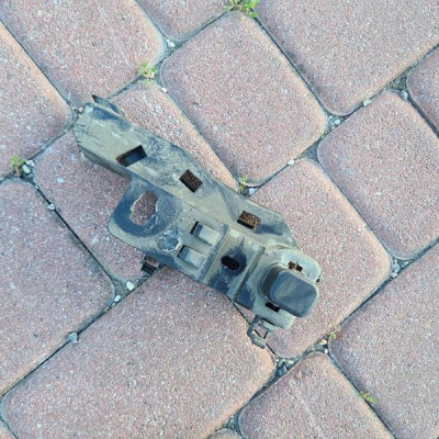 Ślizg tylny lewy Renault Captur II 2 242963350R