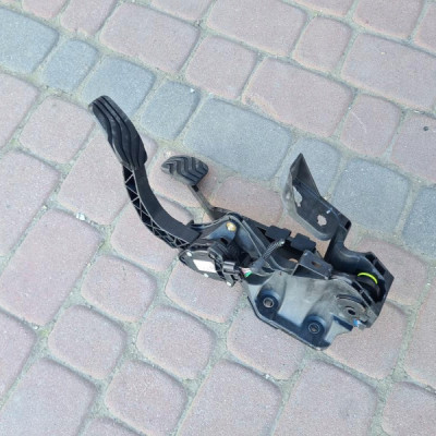 Pedał gazu EU Renault Captur II 2 180100879R