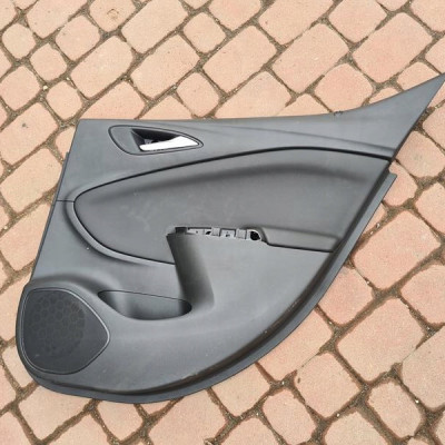 Boczek tył tylny skóra hatchback Opel Astra 5 K V