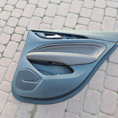 Boczek tapicerka tyl brązowy Opel Insignia B