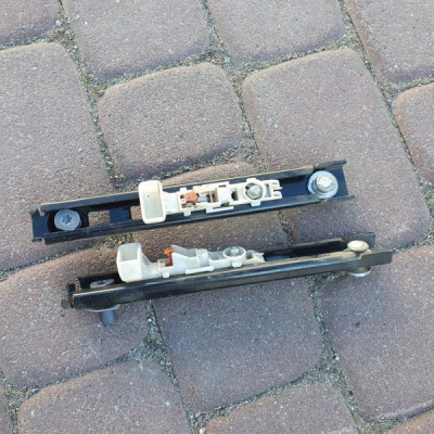 Suwak pasa mocowanie VIVARO TRAFIC 696525B